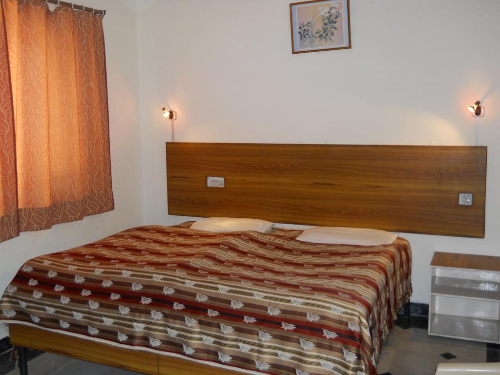 Hotel Sukhsadan Dehradun Ruang foto
