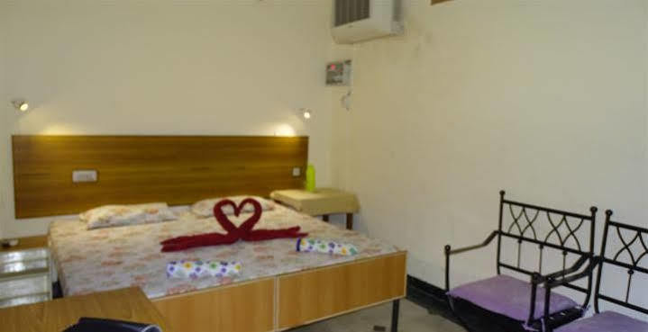 Hotel Sukhsadan Dehradun Bagian luar foto